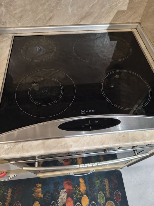 Фурна с котлони за вграждане