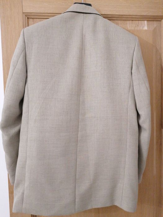 Costum clasic din in, cu vesta, marime 48 in stare excelenta