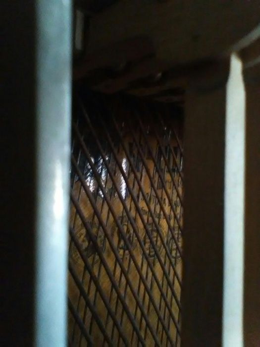 Продается антикварное пианино.