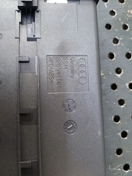 Sertar depozitare audi a3 8p 8p0941561