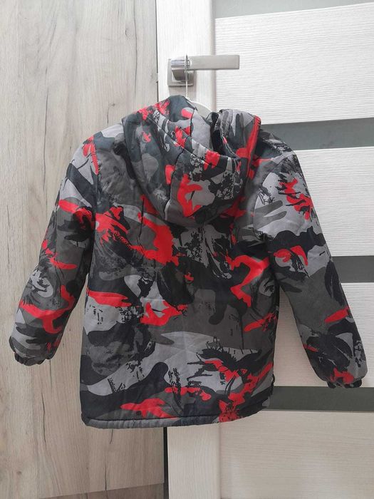 Продам куртку для мальчика