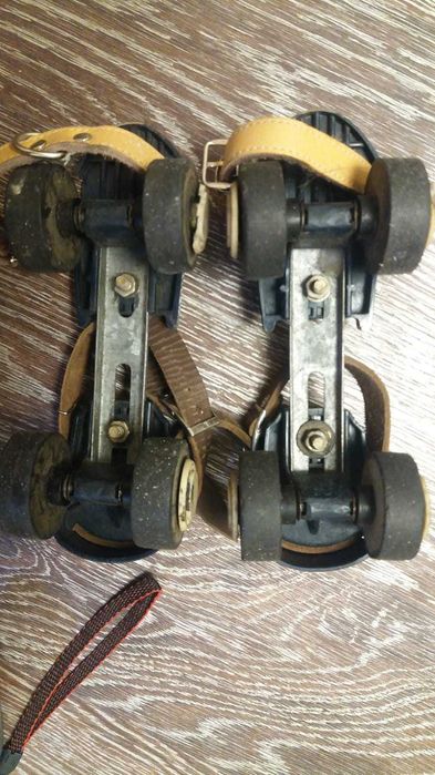 Роликовые коньки подростковые