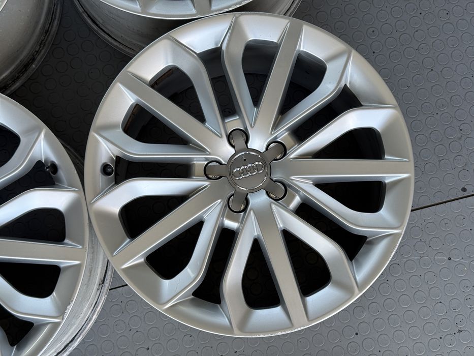 4бр. ОТЛИЧНИ 19” ОРИГИНАЛНИ Джанти 5х112 за -AUDI/VW/SEAT/SKODA/VAG- 8.5Jx19H2, ET45