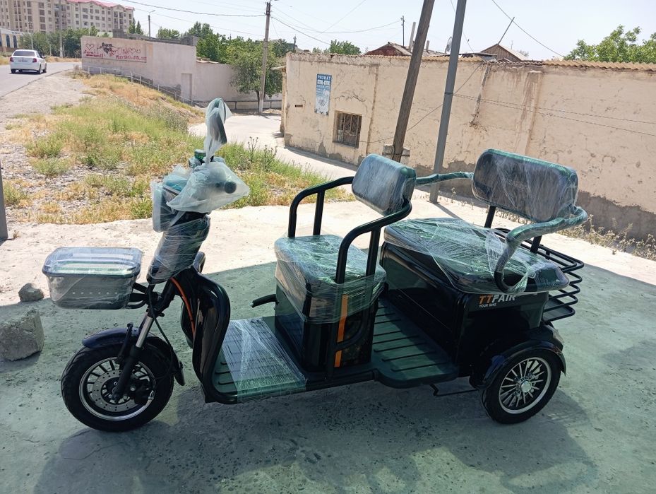 Скутр кваадрацикал