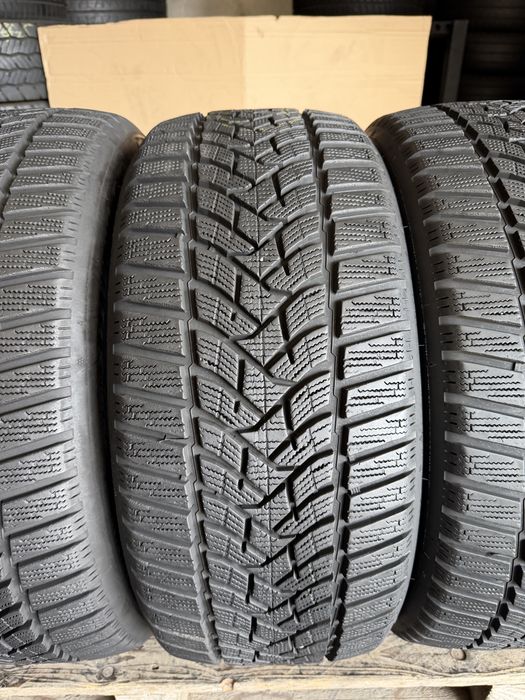 4 anvelope iarna ca NOI 235/45/18 , Dunlop , 8 mm !