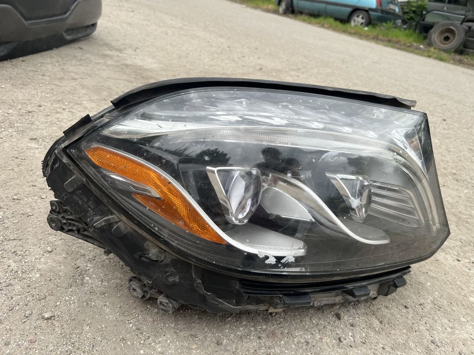 Фар за Mercedes GLS X166 + GLE W166/ Мерцедес ГЛС Х166 и Мерцедес ГЛЕ