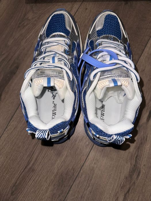 Off White Be Right Back