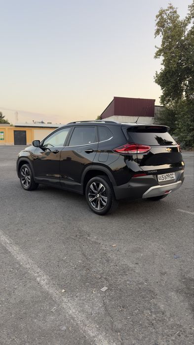 Trecker 2023 yil 41.700 probeg zavod xolatda