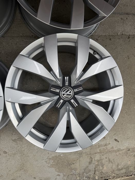 Jante Aliaj 20 Originale VW Touareg III CR Montero 760601025C