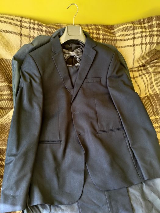 Абитуриентски или бизнес марков мъжки костюм Nikola Gioka  + подарък