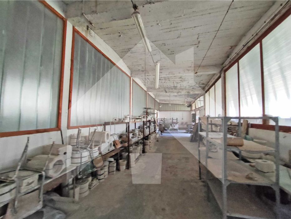 Продава ПРОИЗВОДСТВЕНО складова БАЗА - завод 4,5 ДКА в гр. Нови пазар.