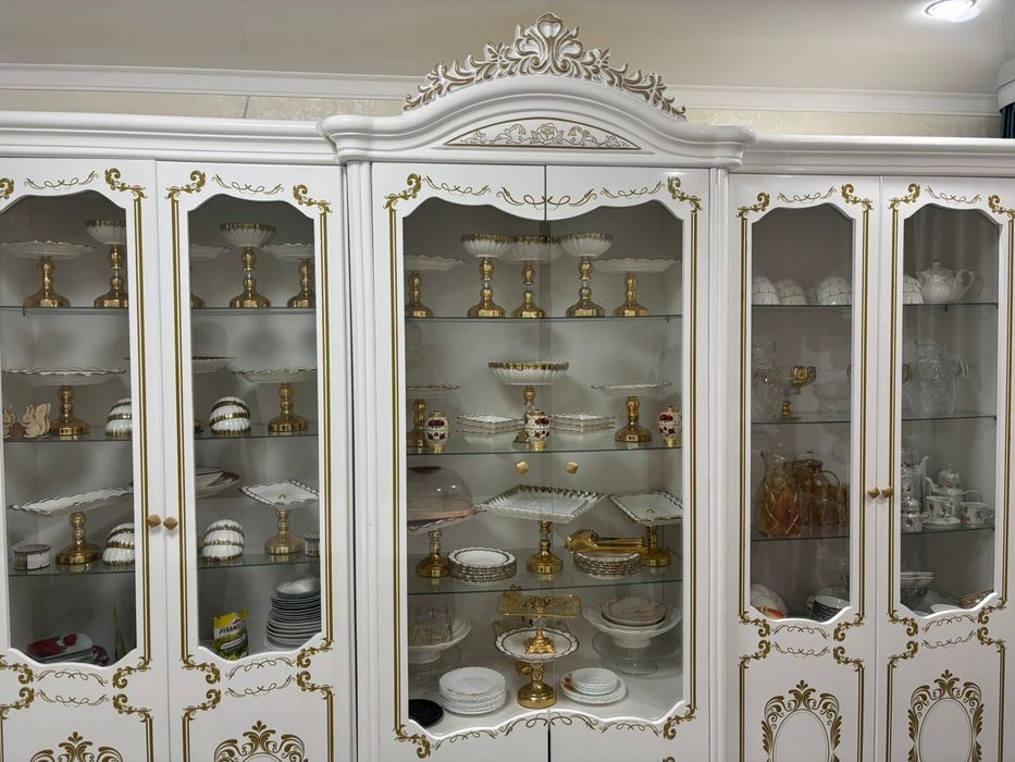 Продаю сервант для зала. Новый.