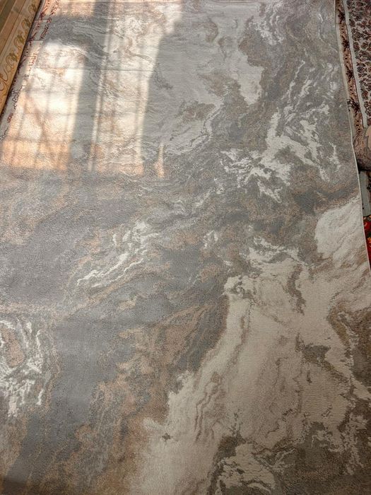 Ковер 2×3 в отличном состоянии