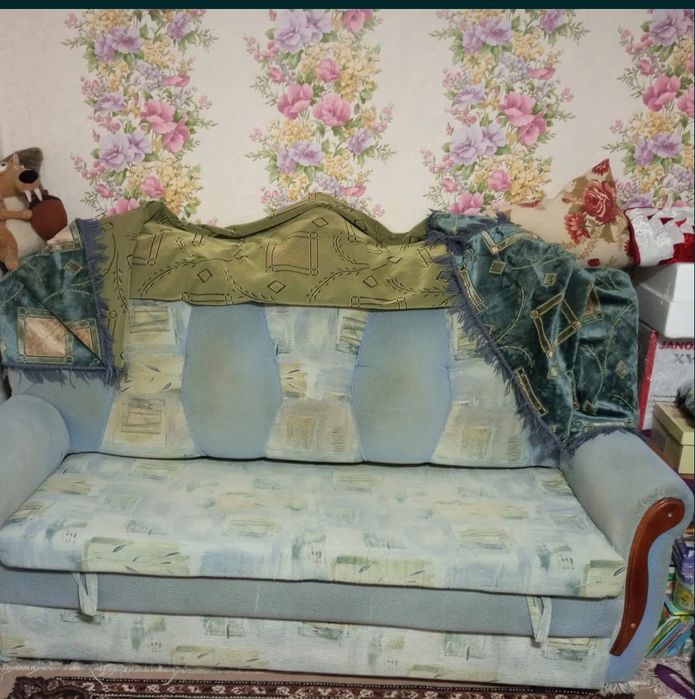 Продам два дивана