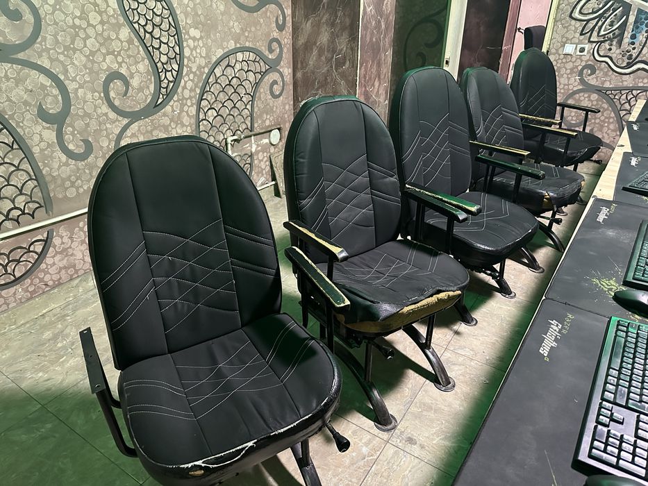 Стул для компютеров и парехмаров