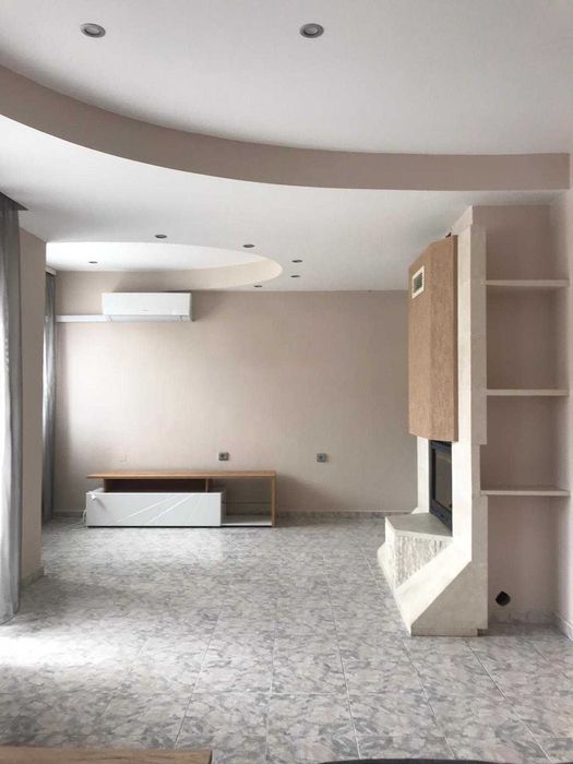 Тристаен апартамент под наем в центъра на Казанлък – обзаведен, отделна кухня, 90 кв.м.