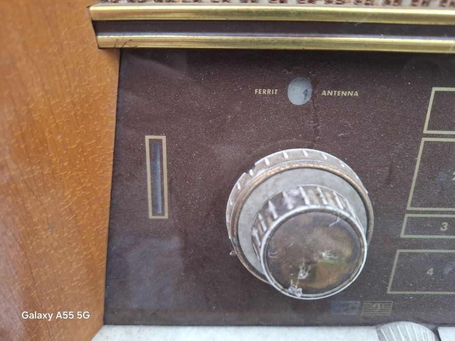 Radio vechi cu lampi