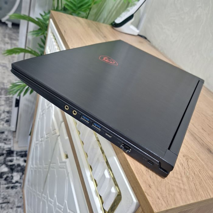 Core i5 - 10500H / Nvidia GeForce GTX 1650 - 4 gb/ ОЗУ 8 gb/ SSD 256 g