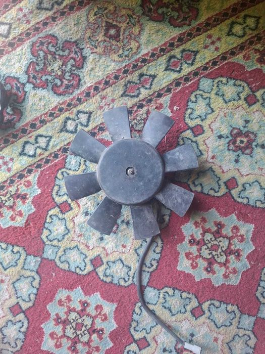 Продам электро вентилятор на приору