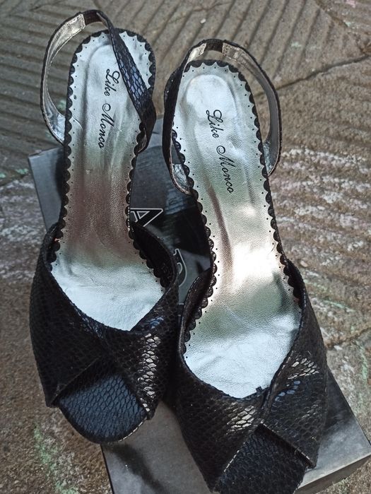 Обувки на нисък ток