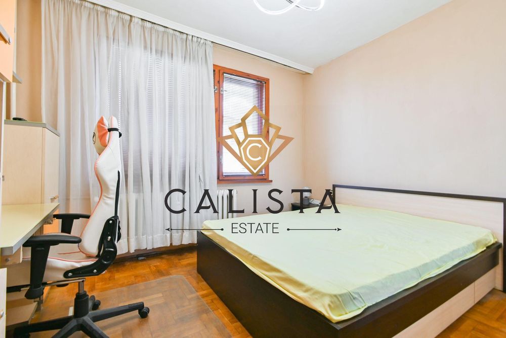 Продава се Тристаен апартамент в София, Красно село - 109 кв.м за 3634 €/кв.м - Снимка #3