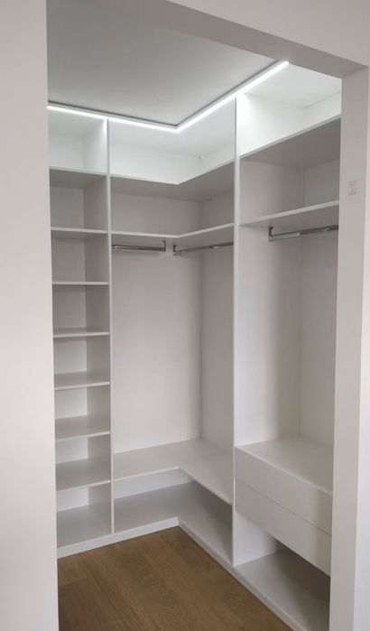 Mobilier pe comanda