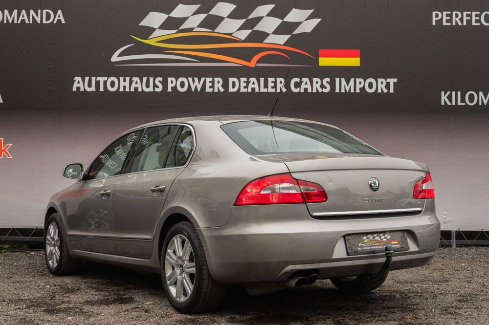 Skoda Superb -aut - scaune incalzite - senzori parcare - credit auto
