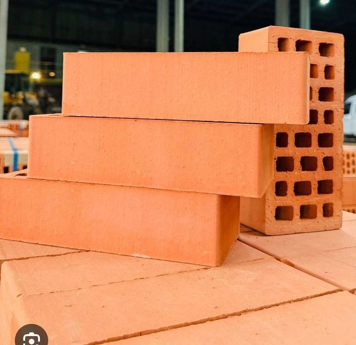 Кирпич керамический полуторный пустотелый