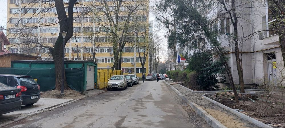 Garaj tip Granitul cu usa automata