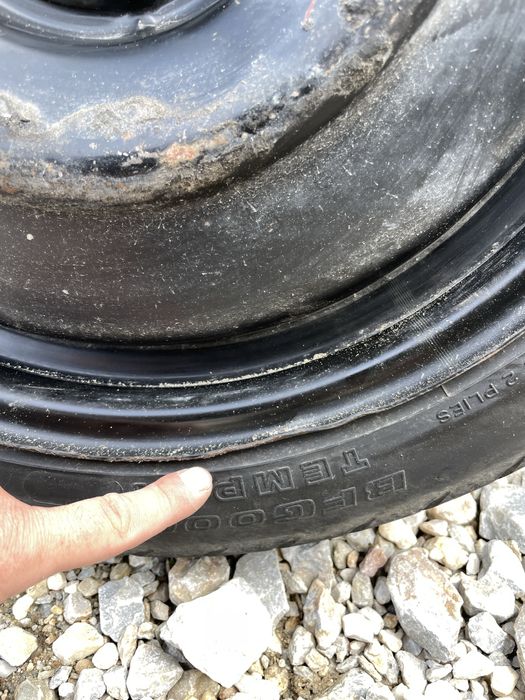 Toyota Avensis Патерица Резервна Гума и крик