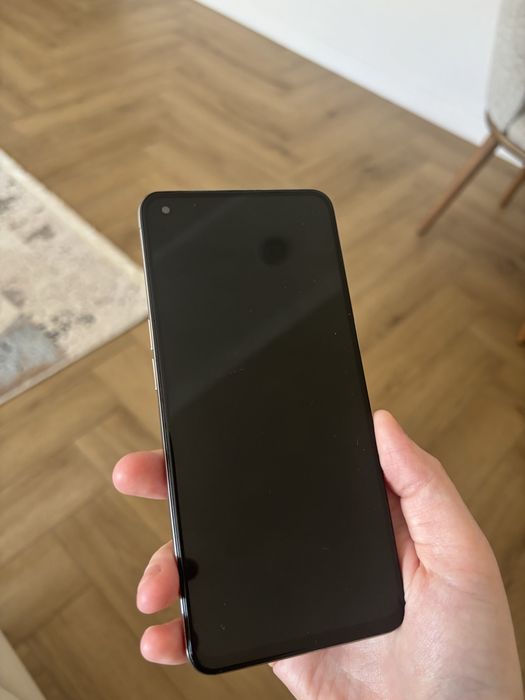 Телефон OPPPO Reno5