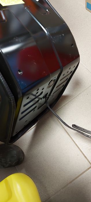 Scaun motostivuitor cu comutator