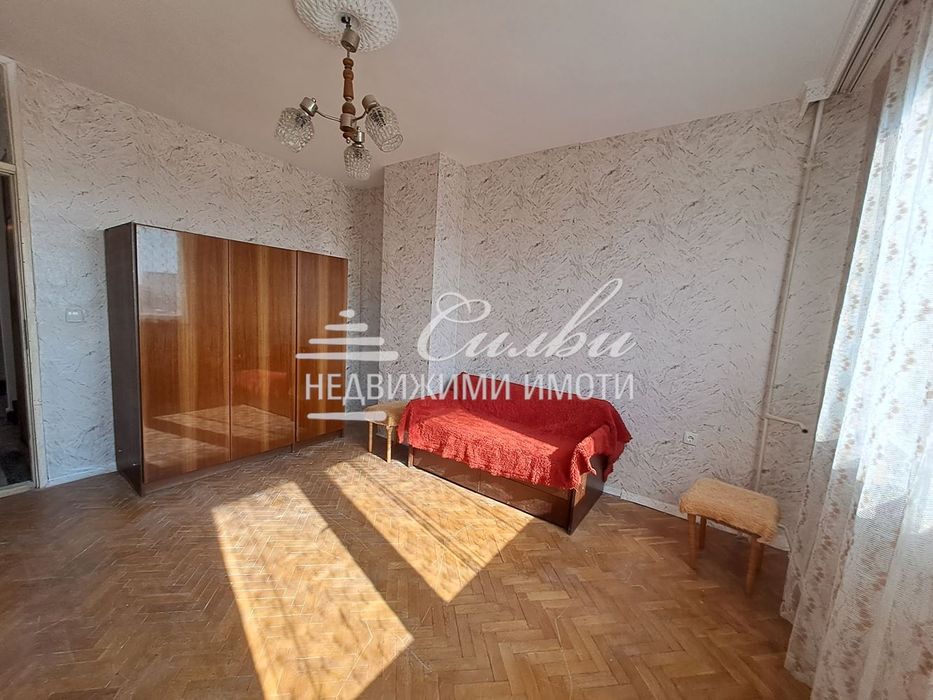 Продава се Четиристаен апартамент в Шумен, Еверест - 105 кв.м за 602 €/кв.м - Снимка #1