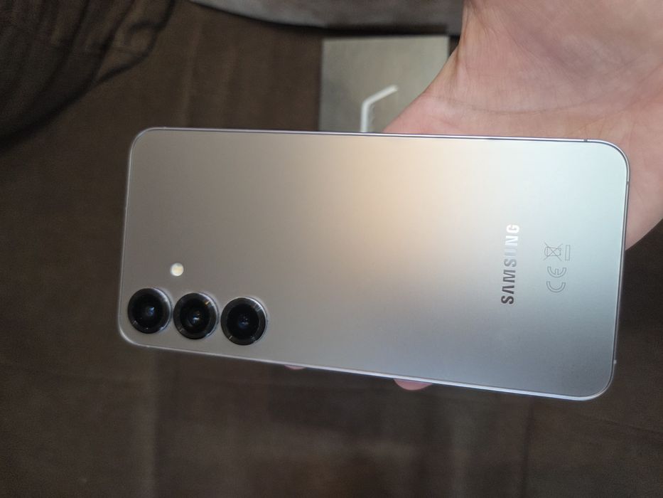 Samsung Galaxy S25+ с гаранция 2 години