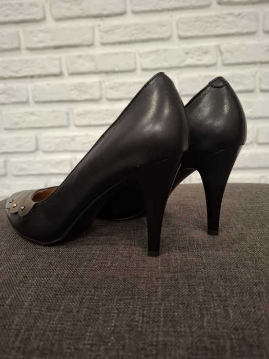 Продам новые женские туфли