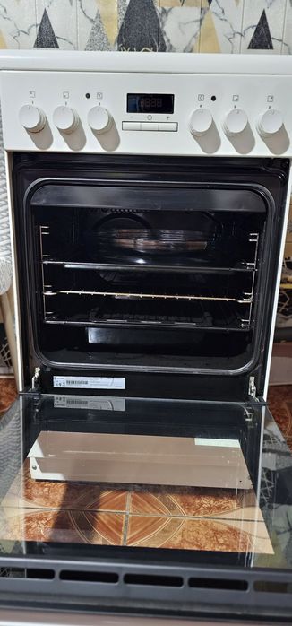 Aragaz plita vitroceramica Electrolux