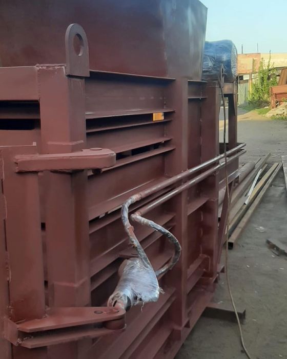 Горизонтальный пресс для макулатуры и пэт