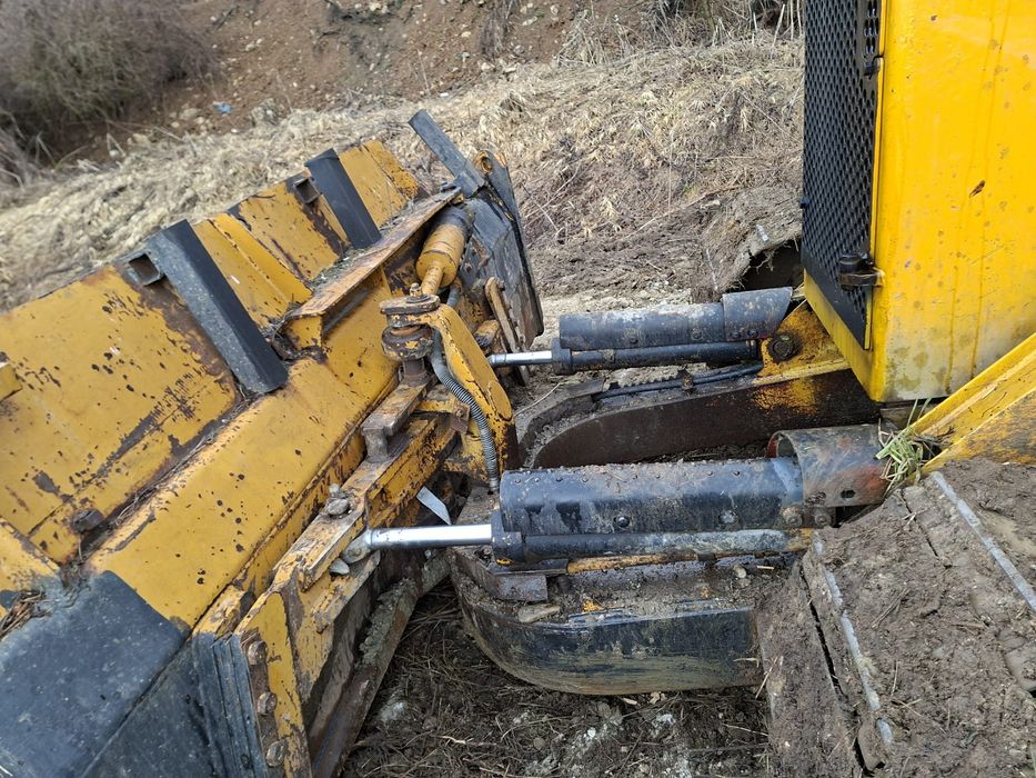 Buldozer Caterpillar D4