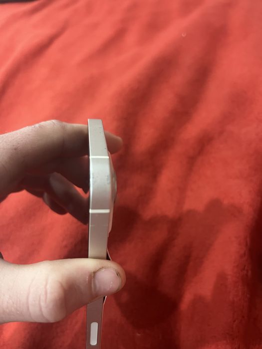 Продам iPhone 13