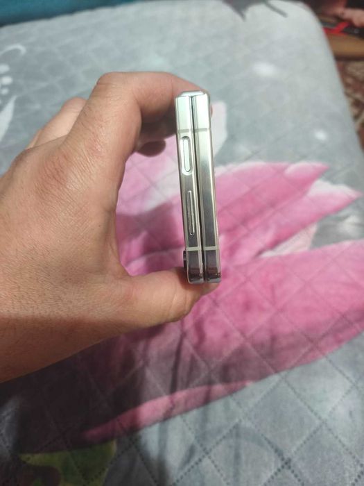 Samsung galaxy z flip 5