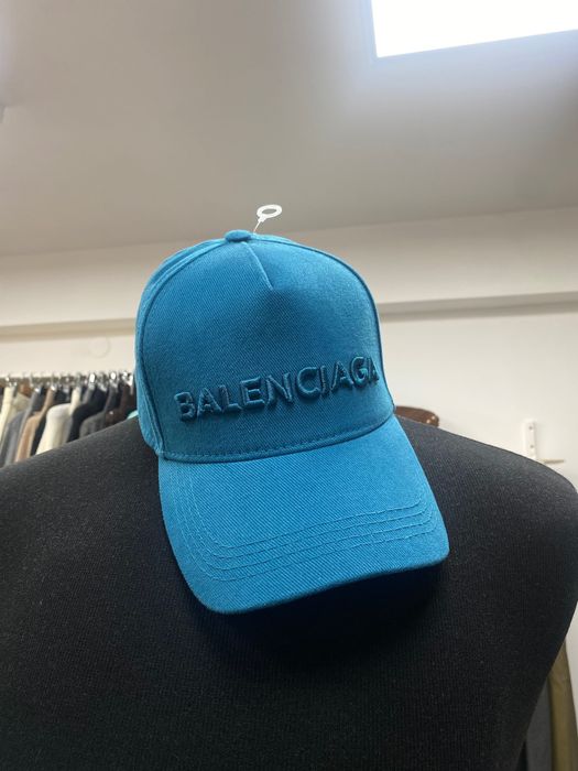 Шапка Balenciaga, Gucci, Dsquared2, Moncler