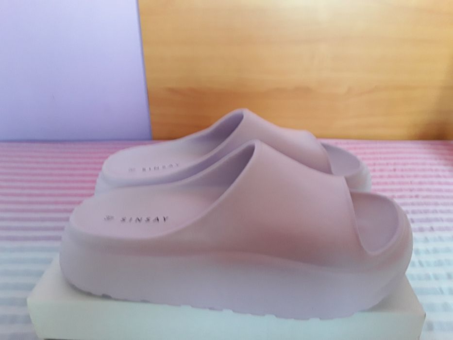 Vând Papucii Sinsay Mărimea 37  Italia