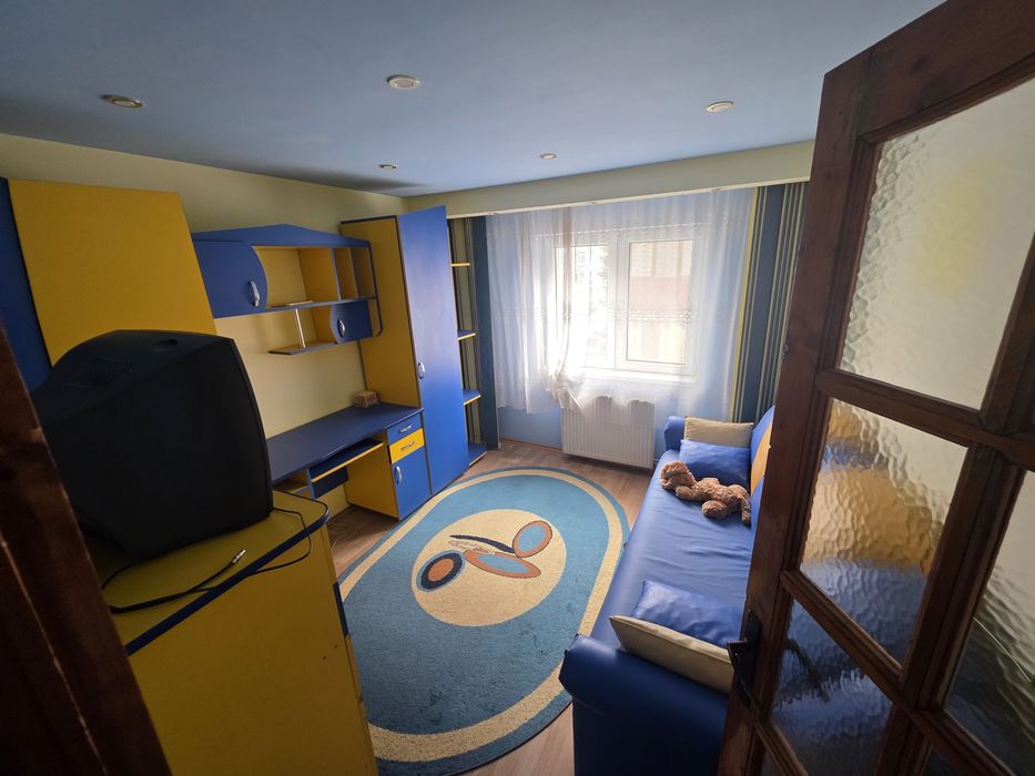 Închiriez apartament cu 3 camere Lugoj