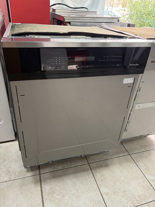 MIELE G6820 sci миялна за полувграждане AutoOpen/24 мес гаранция