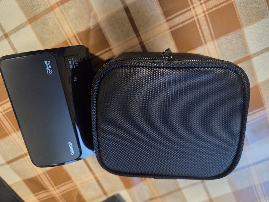 Апарат за кръвно налягане OMRON EVOLV