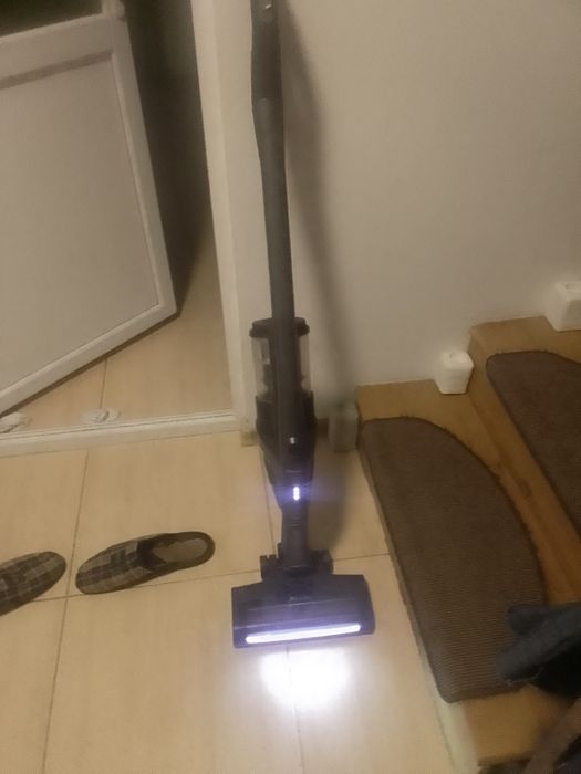 Vând aspirator dyson