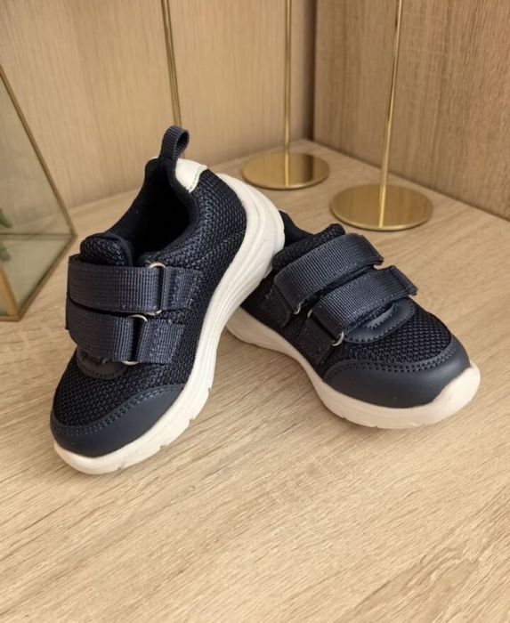 Кроссовки детские