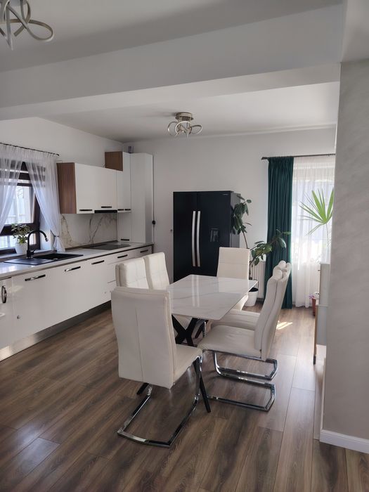 Casă modernă de închiriat, zona centrala!