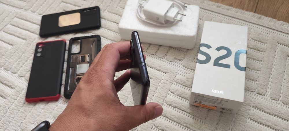 Продам Samsung S20fe