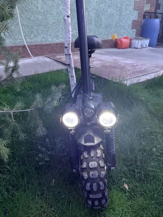 Срочно продам электросамокат